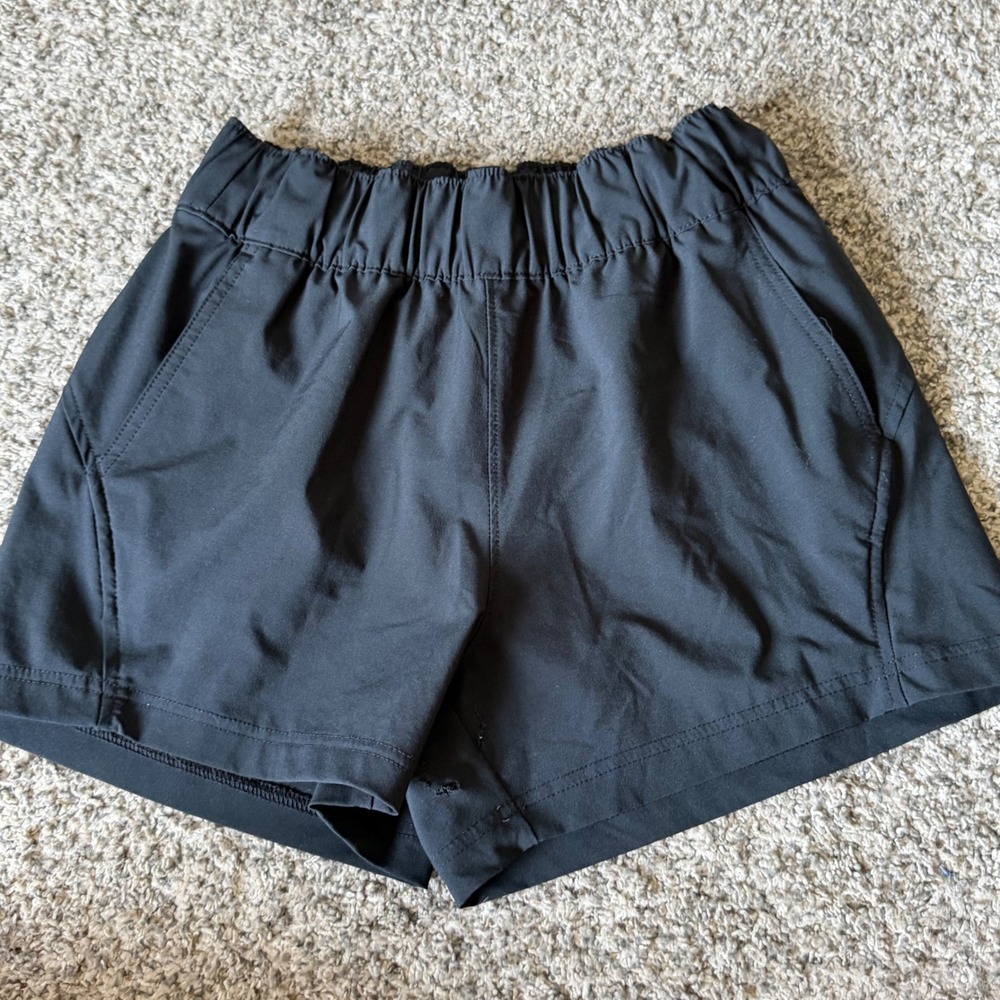 Columbia Womens Black Active Hiking Shorts Elastic Waist Small 3L Inseam